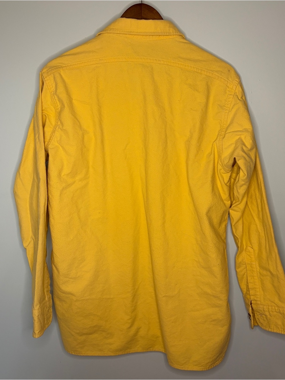 Vintage Lands' End Men's Bright Yellow Button-Down Shirt with Chest Pockets - Picture 4 of 11